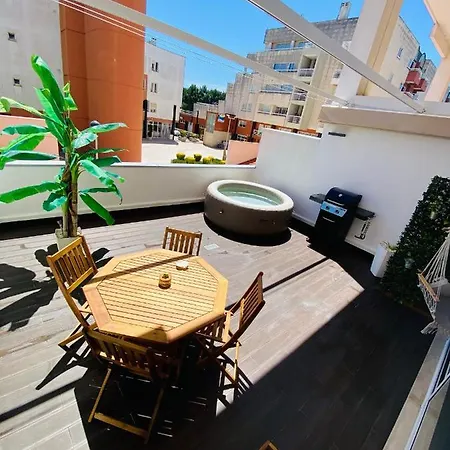 Cabedelo Loft, Quartos Em Compartilhado A 5 Minutos Da בית אירוח